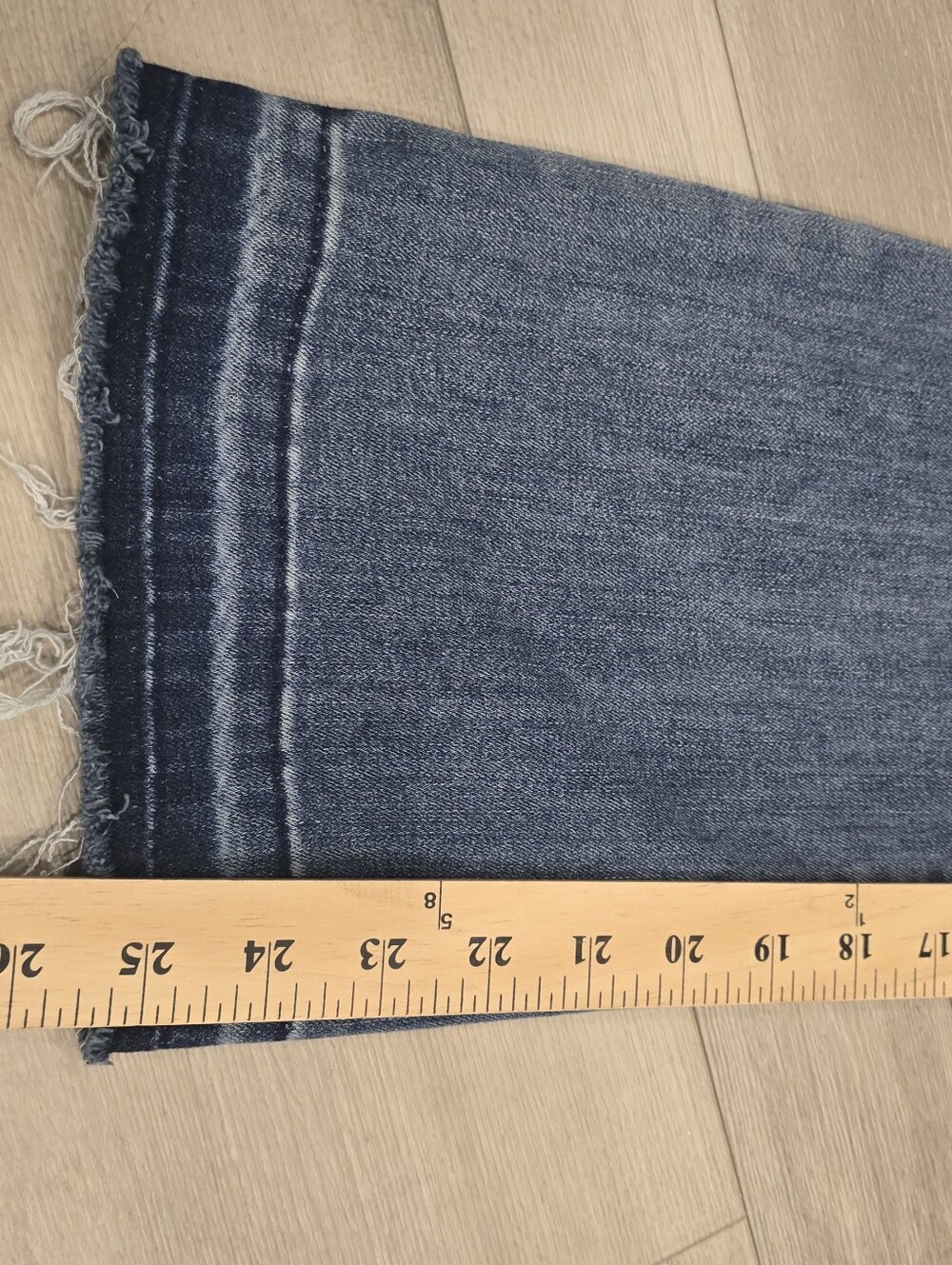 Judy Blue Cropped Bootcut Jeans 5/27 Medium Wash Raw Hem Boutique Favorite Trend - Picture 6 of 10
